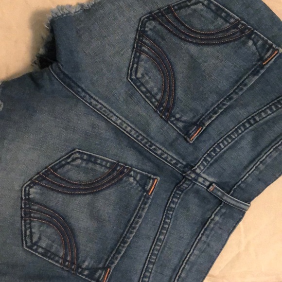 Hollister High Rise Short Short - Picture 3 of 4